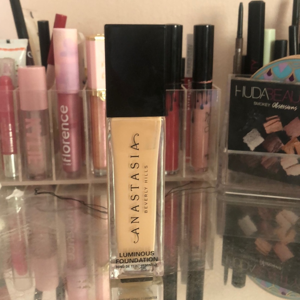 Anastasia luminous foundation🧚‍♀️